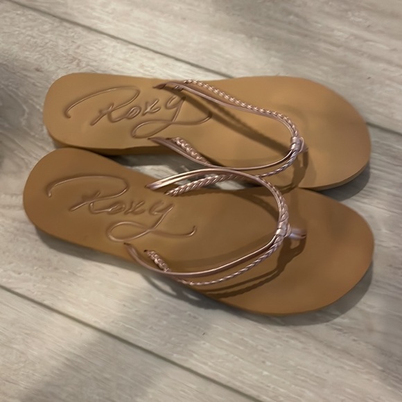 💗NEW Roxy Flip Flops💗 - Picture 3 of 8